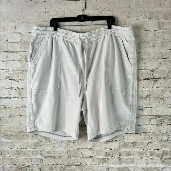 Athleta Women's Faralllon Bermuda Shorts Sz 26 563681 Birch Grey Cotton Spandex - Picture 2 of 12